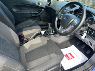 /photos/12403/0b913491-7d5d-7e52-971b-6191667eef98_i320x240.jpg