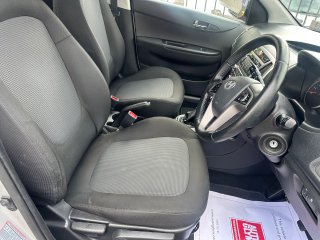 /photos/12403/2bb86836-bd63-a2f3-a9c8-c5b87c41dab8_i320x240.jpg