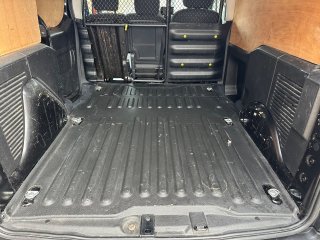 /photos/12403/56326456-cb0b-8ac4-f711-d911451d0590_i320x240.jpg