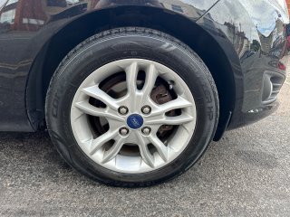 /photos/12403/721b18f9-ae2d-09ee-dd07-f0b549ea311c_i320x240.jpg