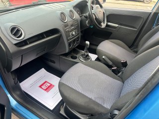 /photos/12403/943683dd-8747-2ba1-8d82-6ac953d33daf_i320x240.jpg